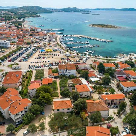 Apartmani Vilma Pakoštane Exterior foto